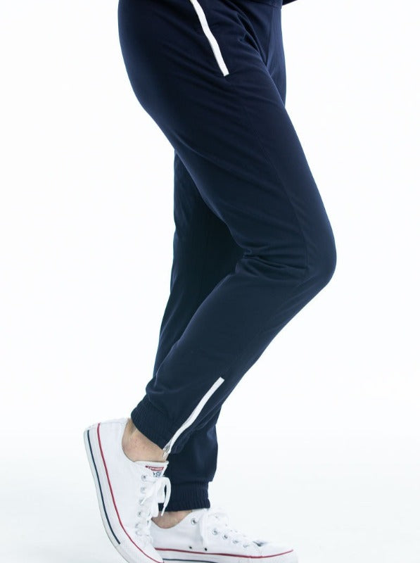 Side view of the Apres 18  jogger pants in navy blue
