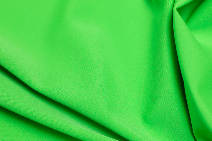 Color swatch - Fairway Green. This is the first of three accent stripes on the Tee to Green Golf Skort.